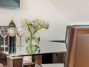 Dining - 1 bedroom accommodation in St Minver, near Rock (St Minver, near Rock)