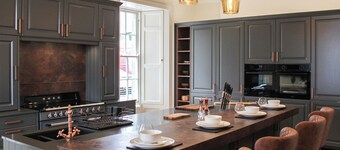 6 bedroom accommodation in Auchtermuchty, near St Andrews