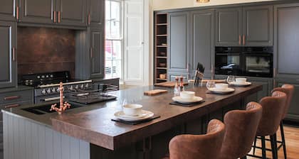 6 bedroom accommodation in Auchtermuchty, near St Andrews