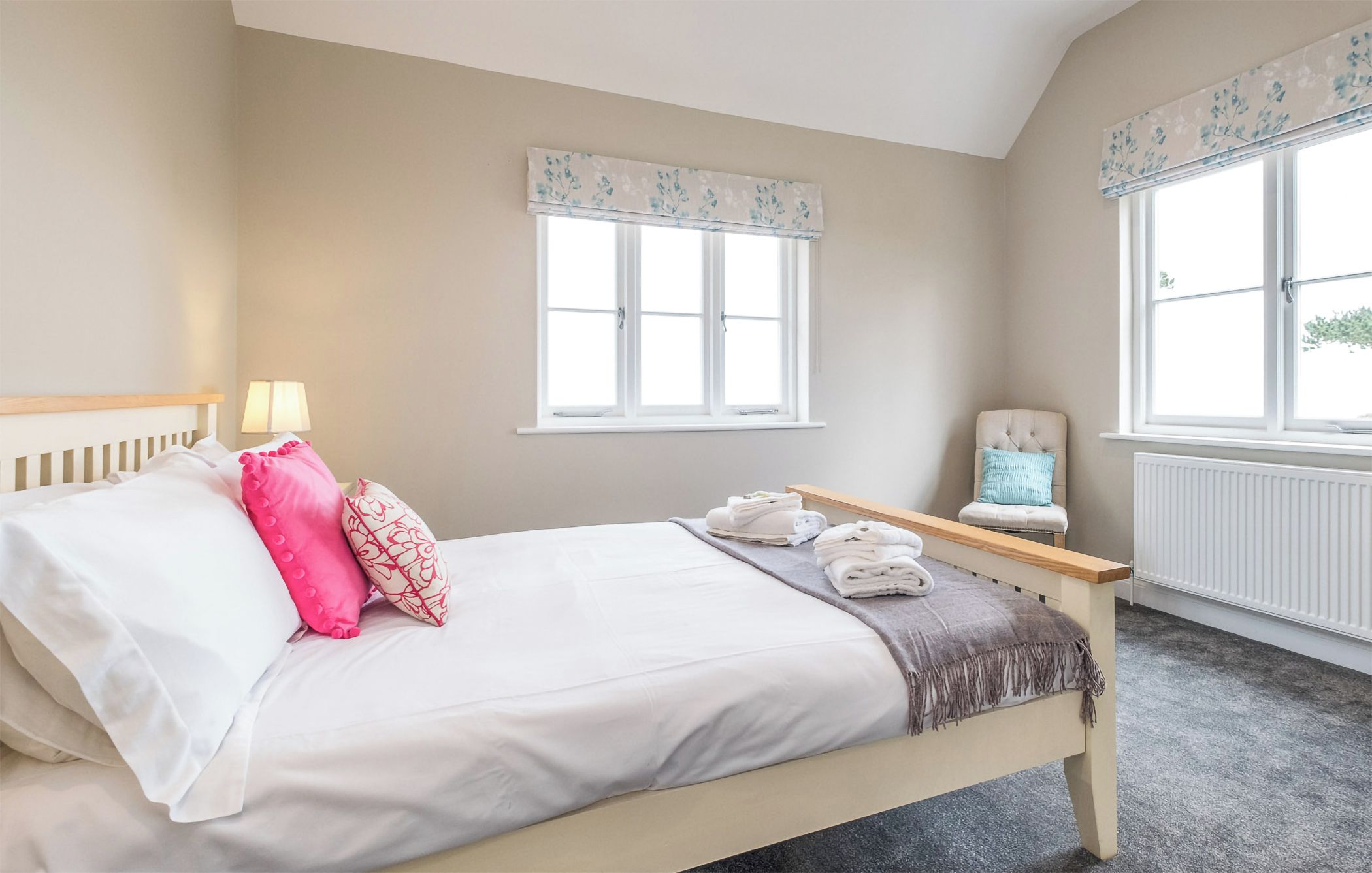 4 bedrooms, WiFi (free), bed sheets