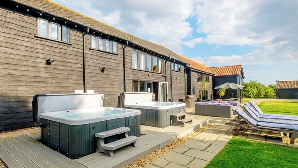 Unclassified image, 1 of 23, button - 7 bedroom accommodation in Darsham, near Saxmundham (Darsham, near Saxmundham)