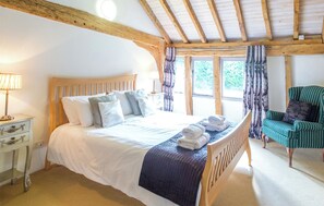 7 bedrooms, free WiFi - 7 bedroom accommodation in Darsham, near Saxmundham (Darsham, near Saxmundham)
