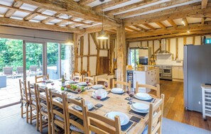 Dining - 7 bedroom accommodation in Darsham, near Saxmundham (Darsham, near Saxmundham)