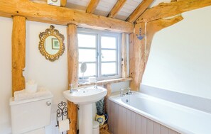 Towels - 7 bedroom accommodation in Darsham, near Saxmundham (Darsham, near Saxmundham)