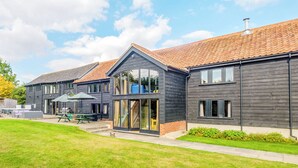 Unclassified image, 3 of 23, button - 7 bedroom accommodation in Darsham, near Saxmundham (Darsham, near Saxmundham)
