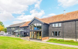 Exterior - 7 bedroom accommodation in Darsham, near Saxmundham (Darsham, near Saxmundham)