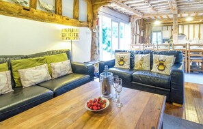 Interior - 7 bedroom accommodation in Darsham, near Saxmundham (Darsham, near Saxmundham)