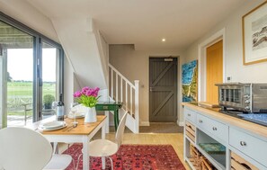 Private kitchen - White Cottage Apartment (Iken)