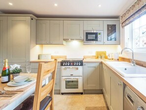 Dishwasher - 2 bedroom accommodation in Tunstall Nr Snape (Tunstall Nr Snape)
