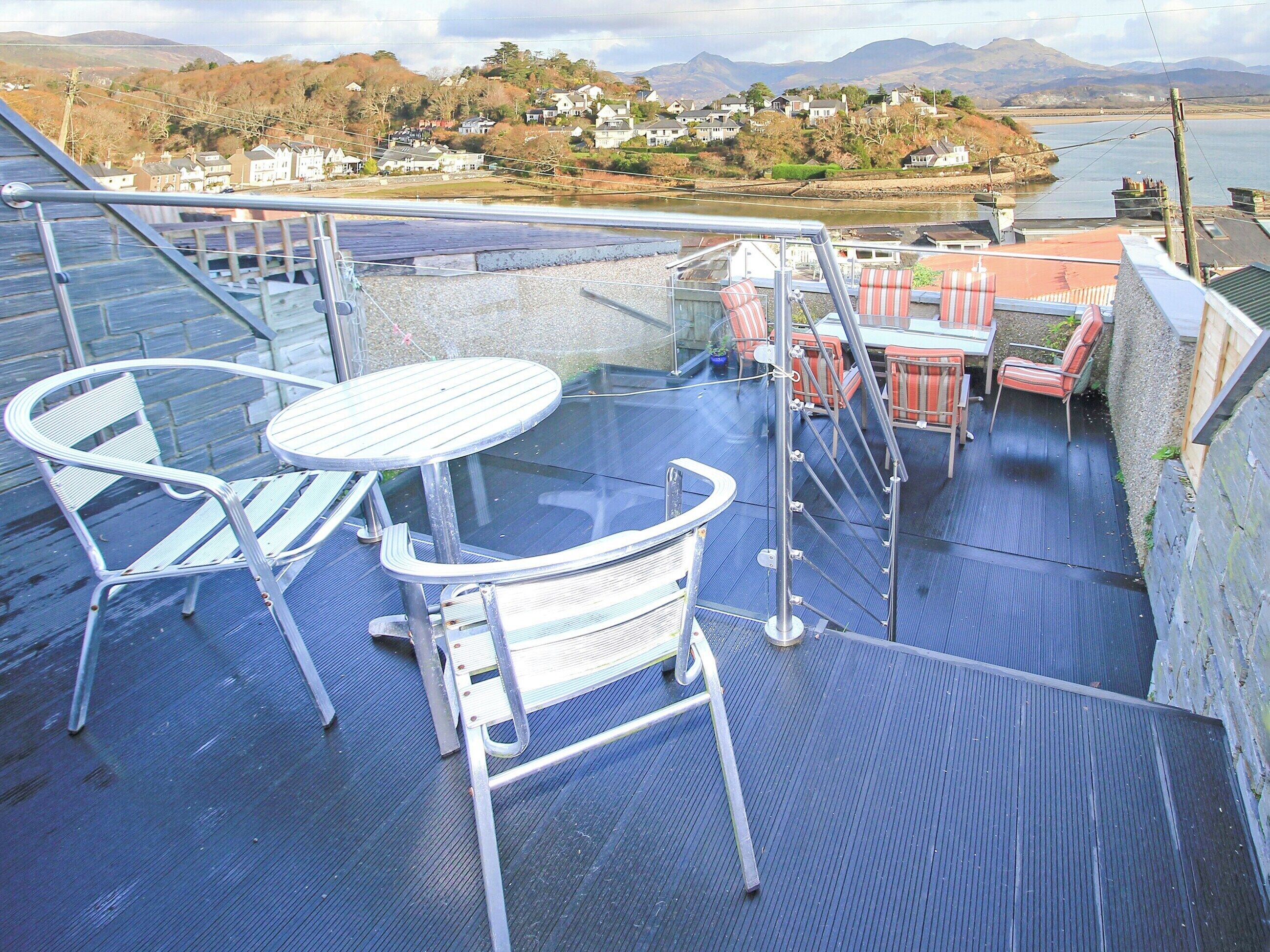 屋外ダイニングエリア