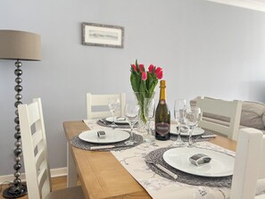 Dining - 2 bedroom accommodation in Anstruther (Anstruther)