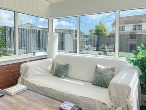 TV - 2 bedroom accommodation in Anstruther (Anstruther)