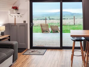 TV - 1 bedroom accommodation in Newmill, nr Keith (Newmill, nr Keith)