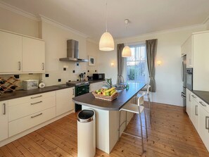 Dishwasher - Looking for something extra special. (Elie)