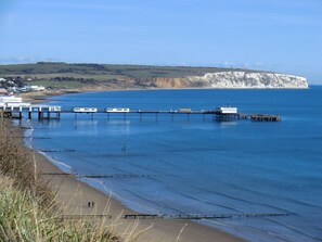 Beach - 4 bedroom accommodation in Sandown (Sandown)