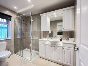 Towels - 2 bedroom accommodation in St Andrews (St Andrews)