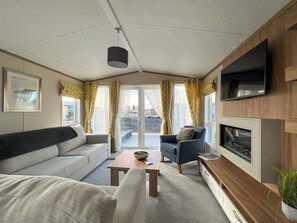 TV - 2 bedroom accommodation in St Andrews (St Andrews)