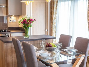 Dining - Large, luxury lodge, warm and welcoming and set in over 100 acres of land. (St Andrews)