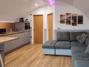 TV - Meikle Balloch - UKC6069 (Newmill, nr Keith)