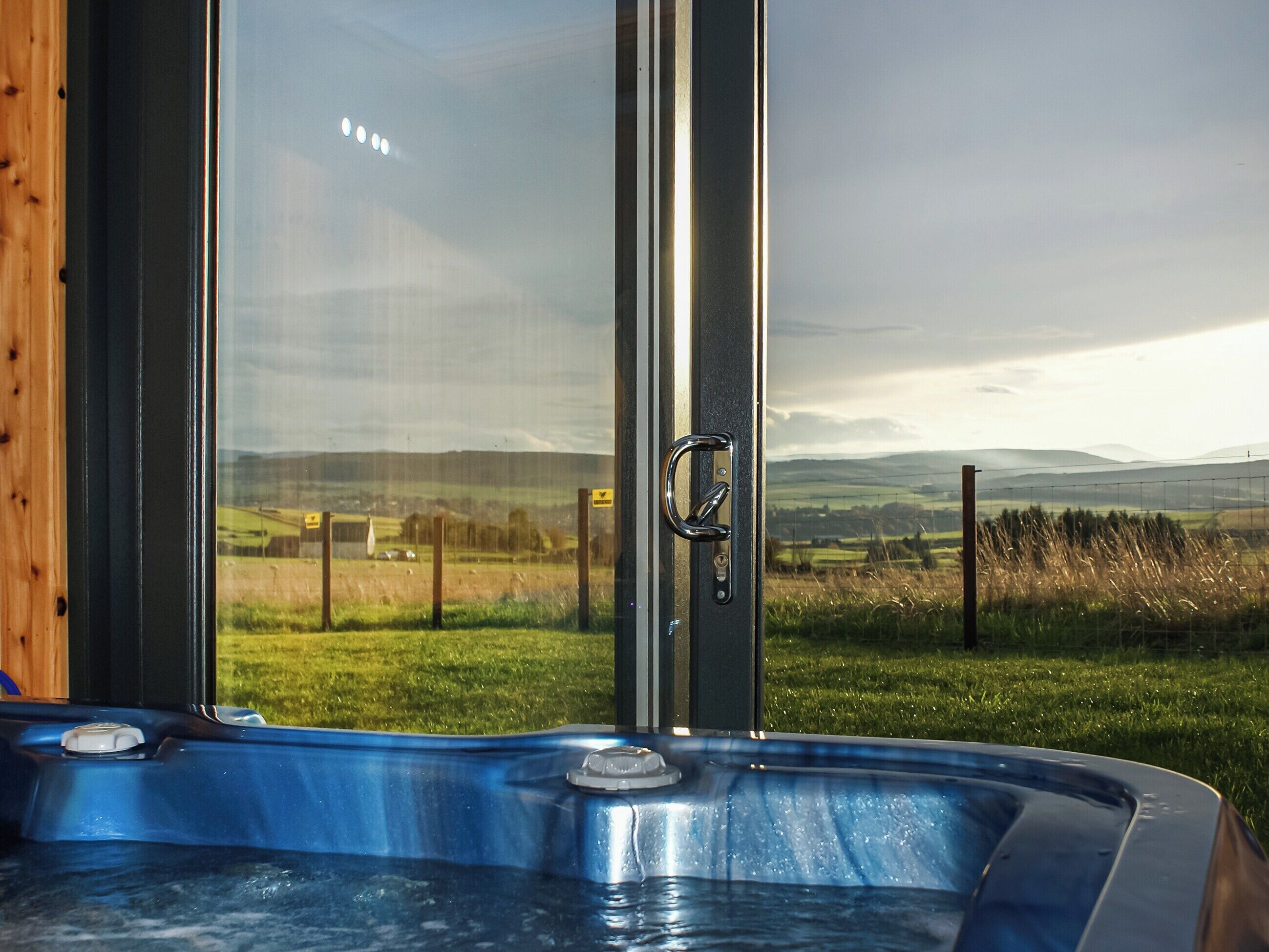 Hot tub | Meikle Balloch - Hillhead Hideaways, Newmill, nr Keith