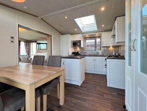 Dining - Gorgeous and sumptuous lodge set in over 100 acres of peaceful scenery. (Cameron, near St. Andrews)