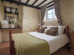 1 bedroom - 1 bedroom accommodation in Wooton Fitzpaine, near Charmouth (Wooton Fitzpaine, near Charmouth)