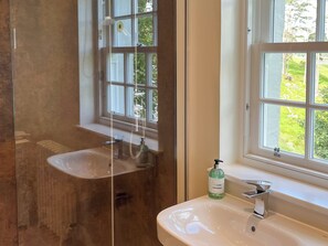 Towels - 4 bedroom accommodation in Newtonmore (Newtonmore)