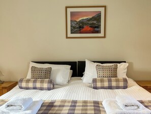 4 bedrooms, free WiFi - 4 bedroom accommodation in Newtonmore (Newtonmore)