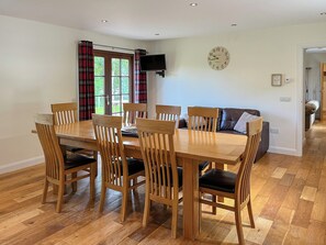 Dining - 4 bedroom accommodation in Newtonmore (Newtonmore)