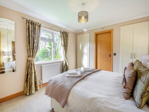 2 bedrooms, free WiFi - 2 bedroom accommodation in Glanrafon Uchaf (Glanrafon Uchaf)