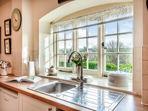 Private kitchen - Beachy Barn - UKC6126 (East Dean)