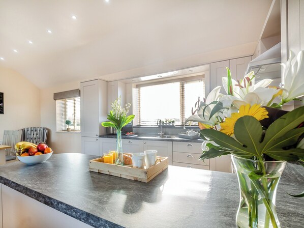 Dining - Branwen Cottage - UKC6122 (Pentraeth)