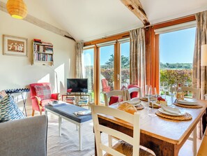 Dining - Chestnut Lodge - UKC6128 (East Dean)