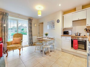 Dishwasher - Folly Cottage - UKC6130 (East Dean)