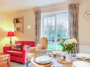 TV - Folly Cottage - UKC6130 (East Dean)
