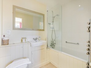 Towels - Hop Cottage - UKC6134 (East Dean)
