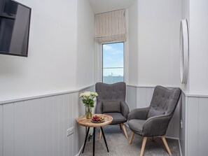 TV - The Lighthouse -UKC6168 (Paignton)