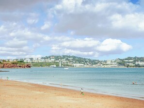 Fishing - Starfish Shack - UKC6172 (Paignton)