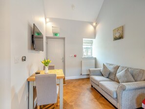 Living area - 1 bedroom accommodation in Low Hunsley, Cottingham (Low Hunsley, Cottingham)