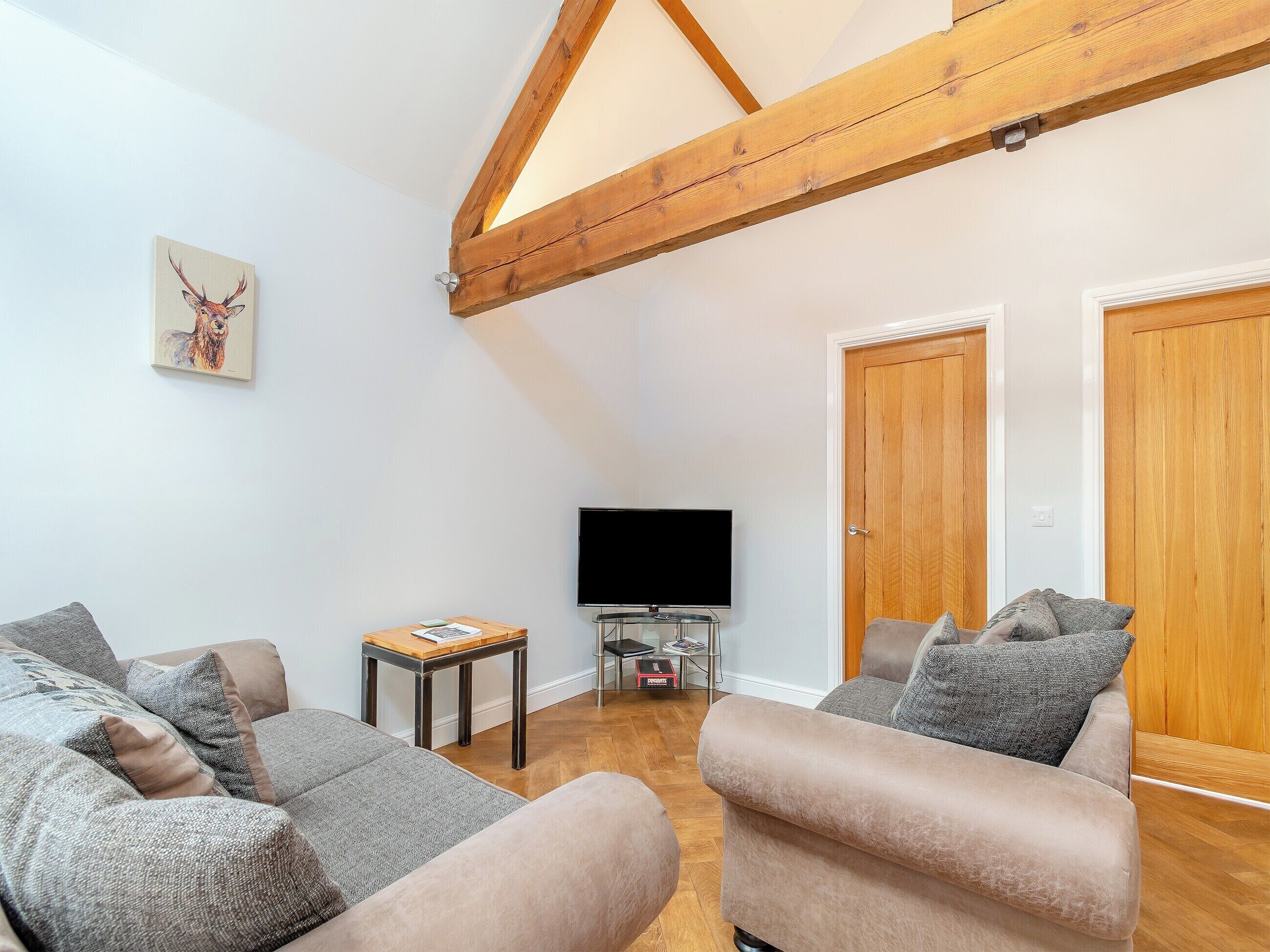 A Lovely 1st Floor Apartment With Views Towards The Open Fields. - Beverley