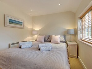2 bedrooms, free WiFi - A lovely traditional brick and flint Norfolk cottage in a great location. (East Rudham, Near King&rsquo;s Lynn)