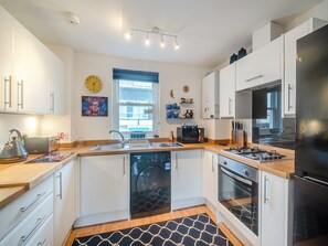 Private kitchen - 2 bedroom accommodation in Brixham (Brixham)