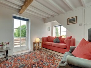 TV, fireplace - One-bedroom detached cottage with stunning sea views over the marshes. (Salthouse)