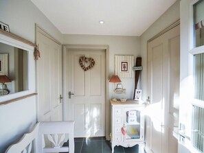 Interior - A cute and characterful cottage in a charming coastal port. (Blakeney)