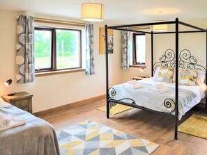 5 bedrooms, free WiFi