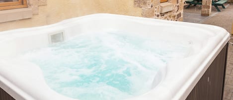 室外 SPA 浴池