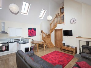 TV, fireplace - Rose Cottage - UKC6257 (Linlithgow)