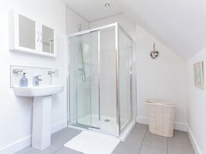 Towels - One Eden Cottage - UKC6253 (Linlithgow)