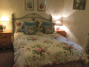 2 bedrooms, free WiFi - 2 bedroom accommodation in Over Haddon, near Bakewell (Over Haddon, near Bakewell)
