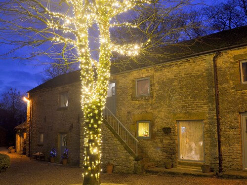 4 bedroom accommodation in Over Haddon, near Bakewell